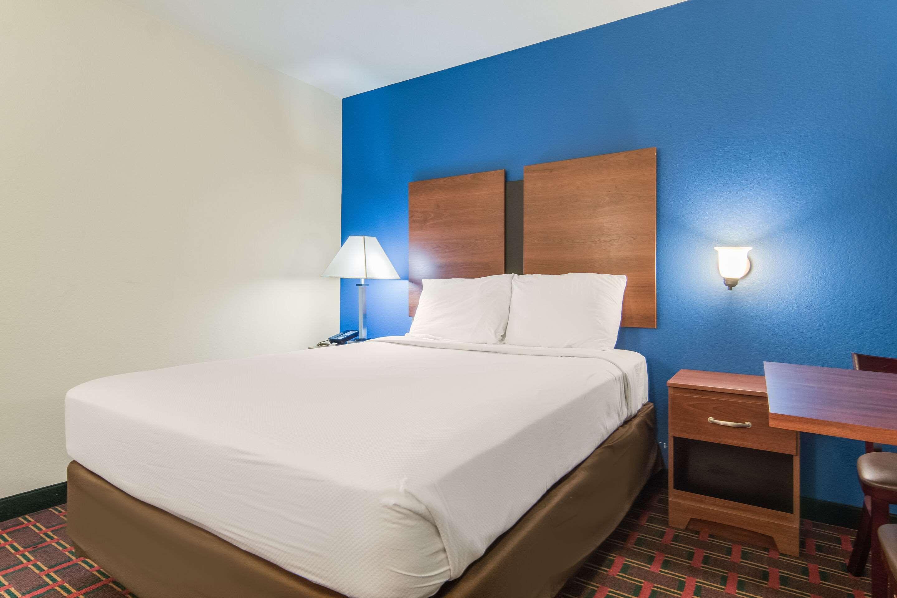 Rodeway Inn 韦瑟福德 外观 照片