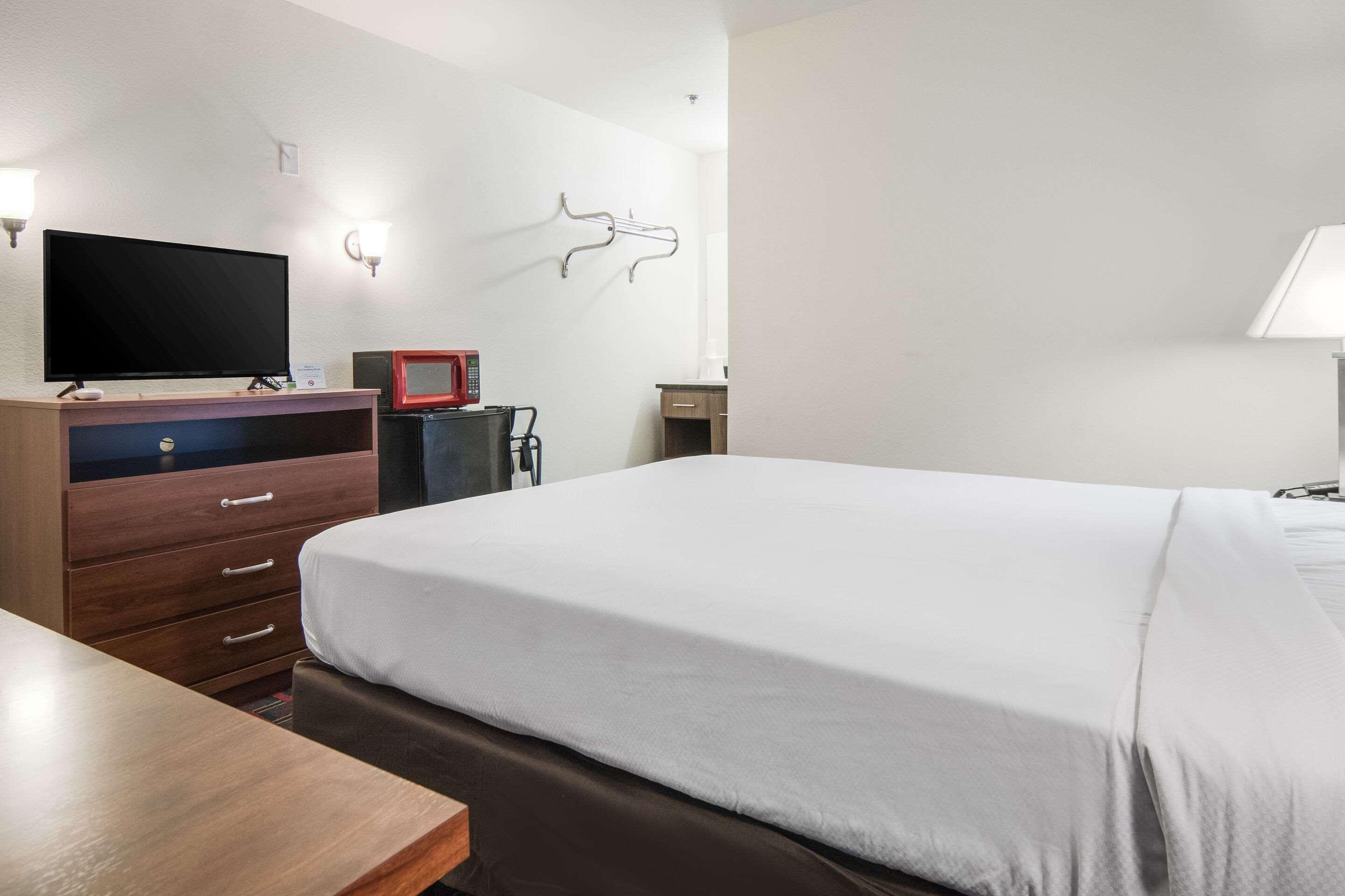 Rodeway Inn 韦瑟福德 外观 照片