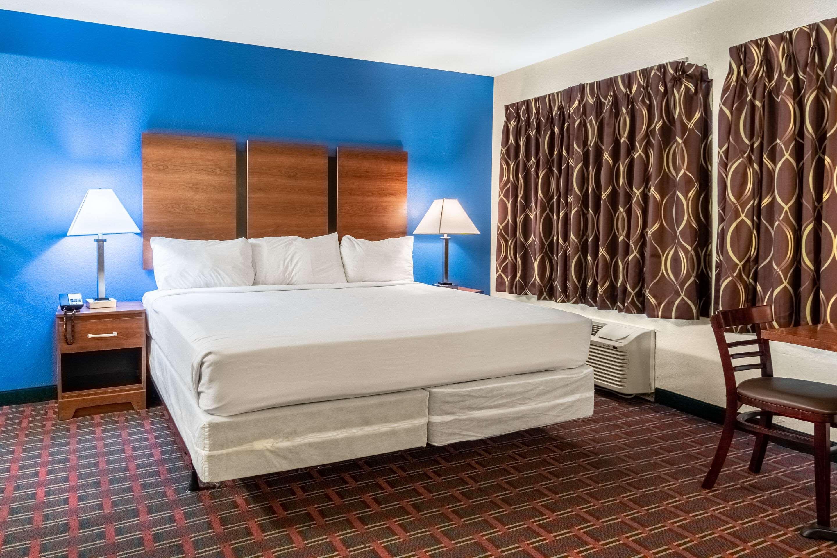 Rodeway Inn 韦瑟福德 外观 照片